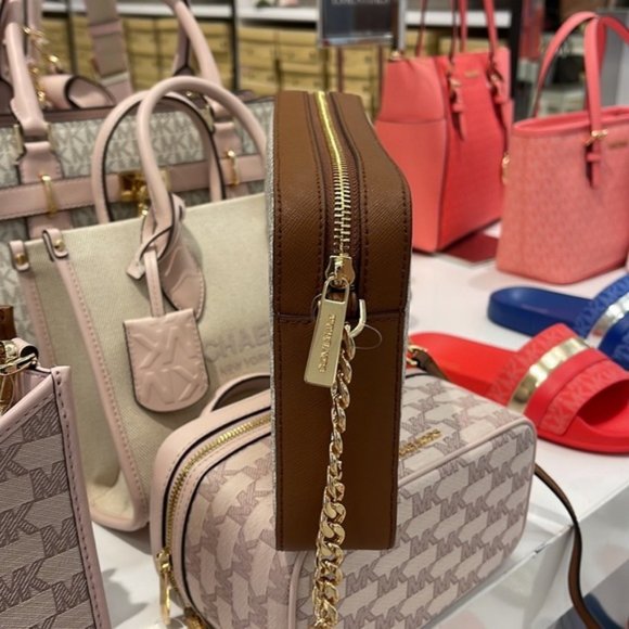 Michael Kors Jet Set Item Large EW Crossbody Vanilla - Picture 6 of 16